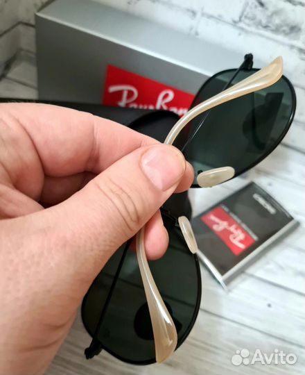 Солнцезащитные очки Ray-Ban Aviator