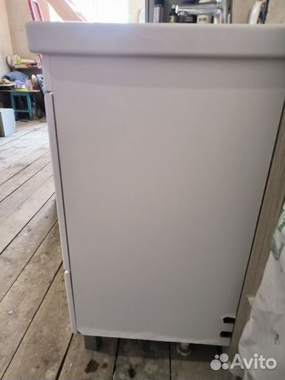 Продам тумбу с раковиной. Смеситель в комплекте