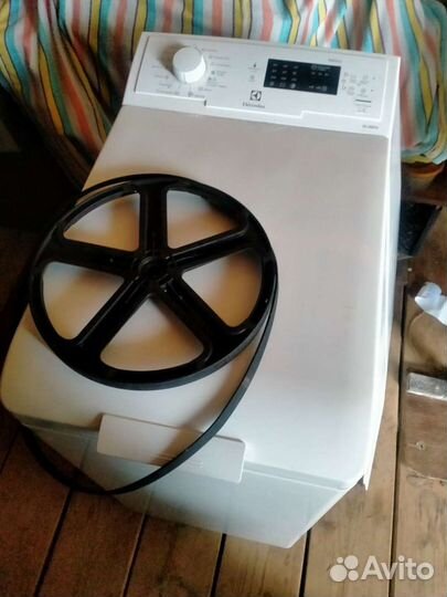 Стиральная машина Электролюкс на запчасти с вертик