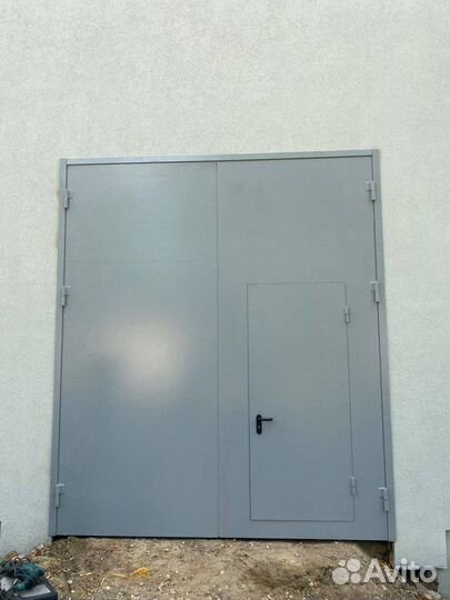 Промышленные секционные ворота. Изготовление