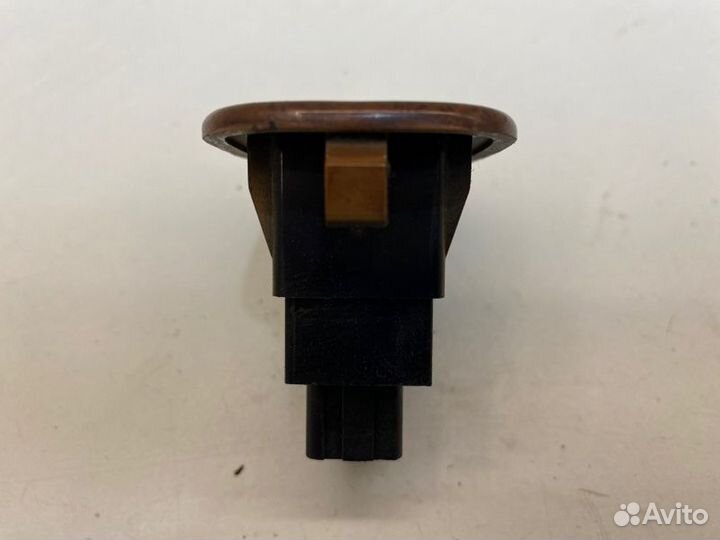 Кнопка стеклоподъемника задняя правая Kia Spectra