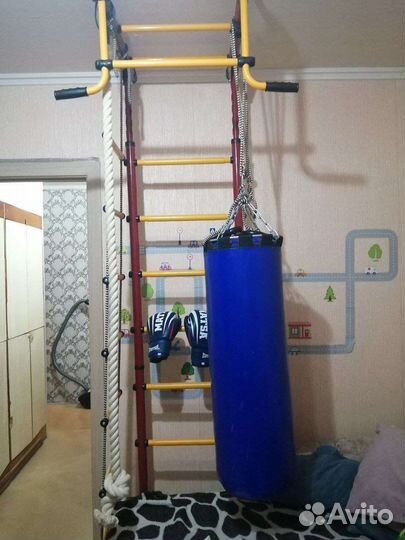 Спортивный уголок с грушей