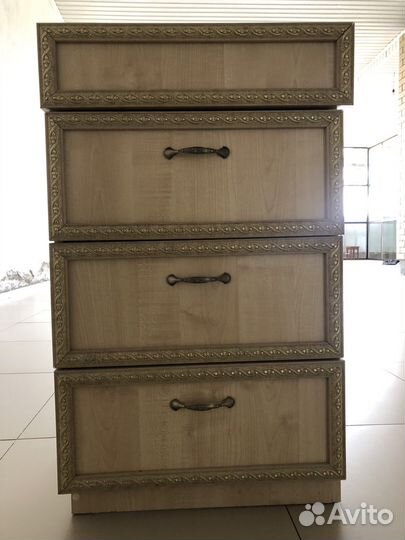 Тумба с гладилкой