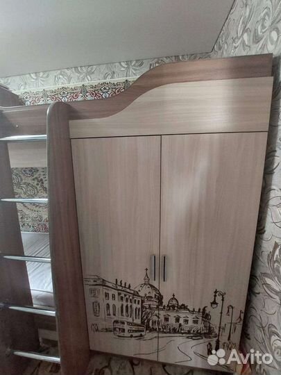 Двухъярусная кровать