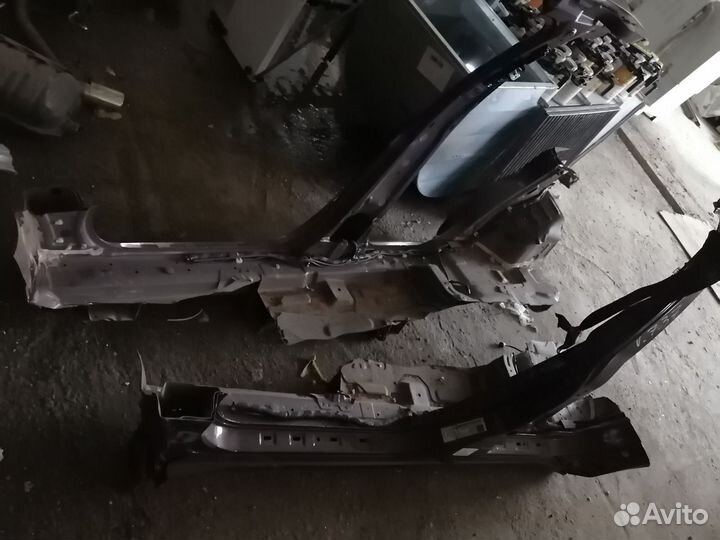 Порог с центральной стойкой правый Acura Mdx YD2