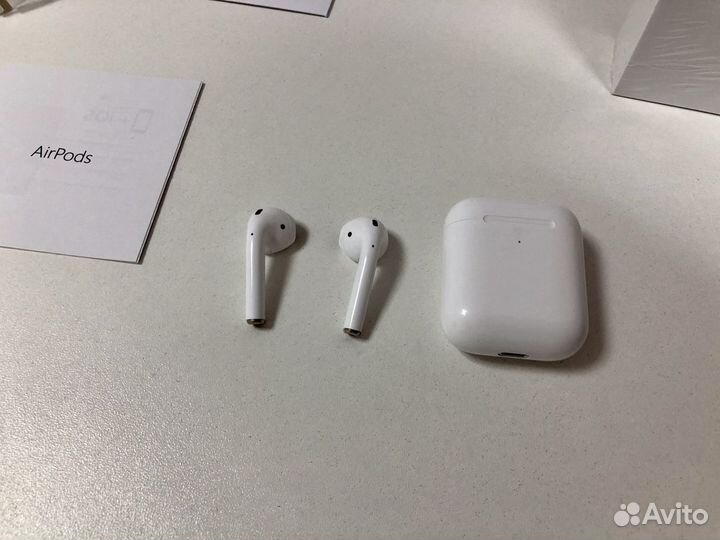 AirPods новые + чехол в подарок
