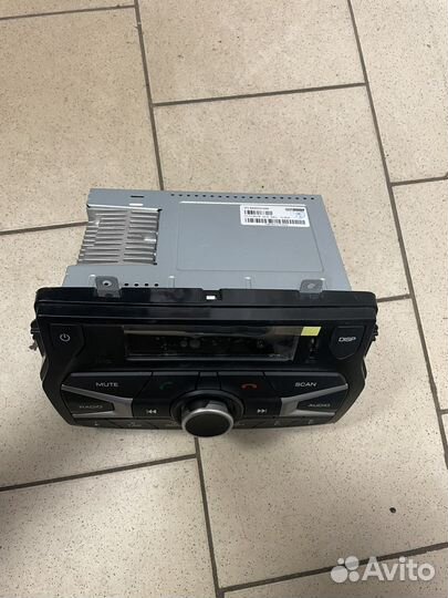 Штатная магнитола на весту