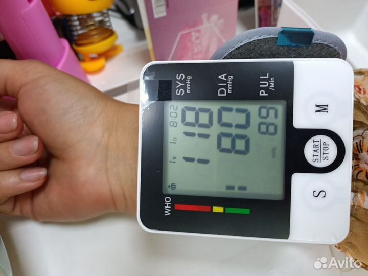 Тонометр для давления на запястье
