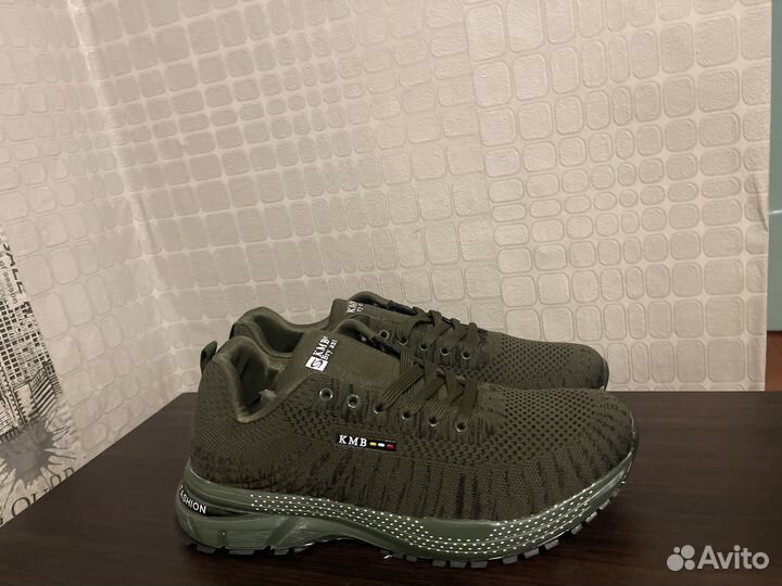 Кроссовки kmb