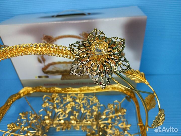 Фруктовница металлическая золотая