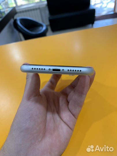 iPhone Xr, 128 ГБ