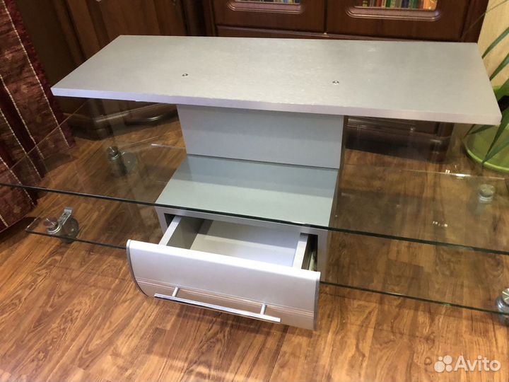 Полка для телевизора