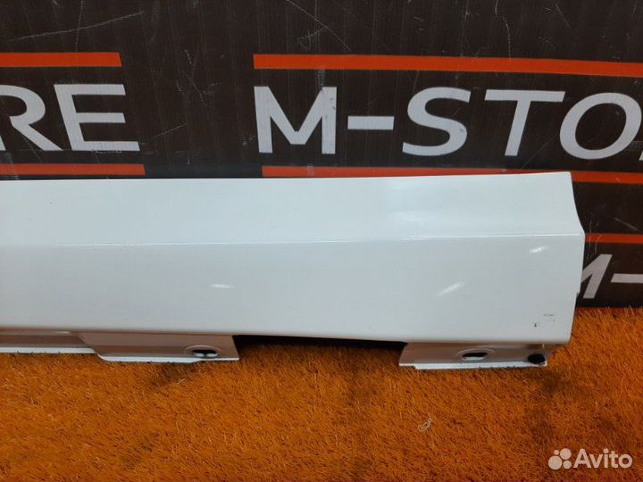 Накладка на порог левая Mercedes-Benz C-Class W204