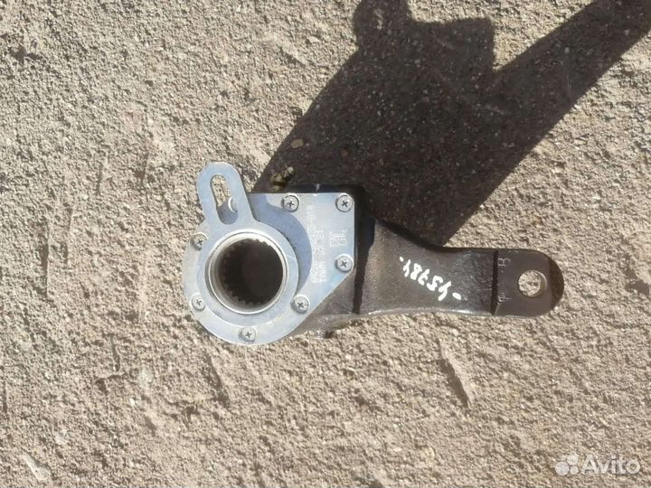 Рычаг тормоза регулировочный маз автомат правый уз