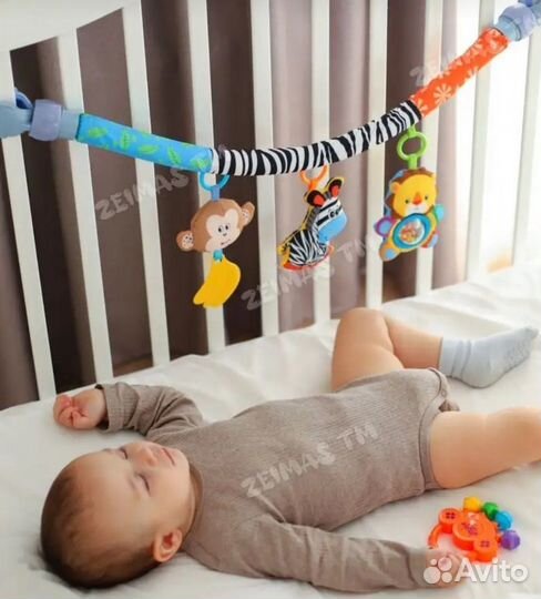 Дуга с игрушками+ пакет с погремушками в подарок