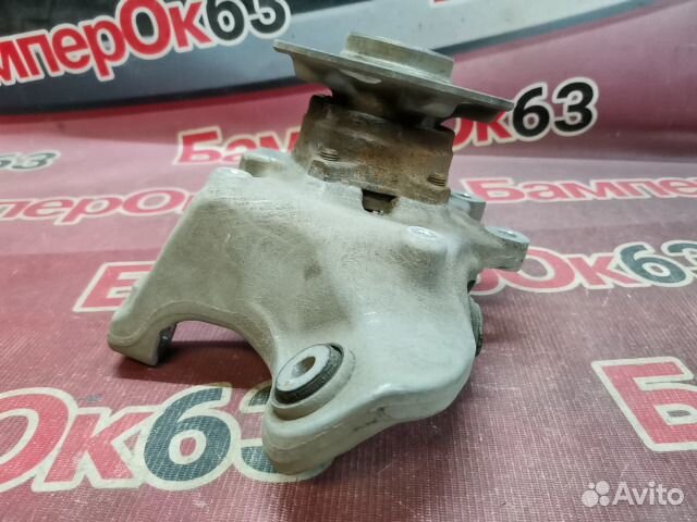 Кулак задний левый Mercedes-Benz E -Class