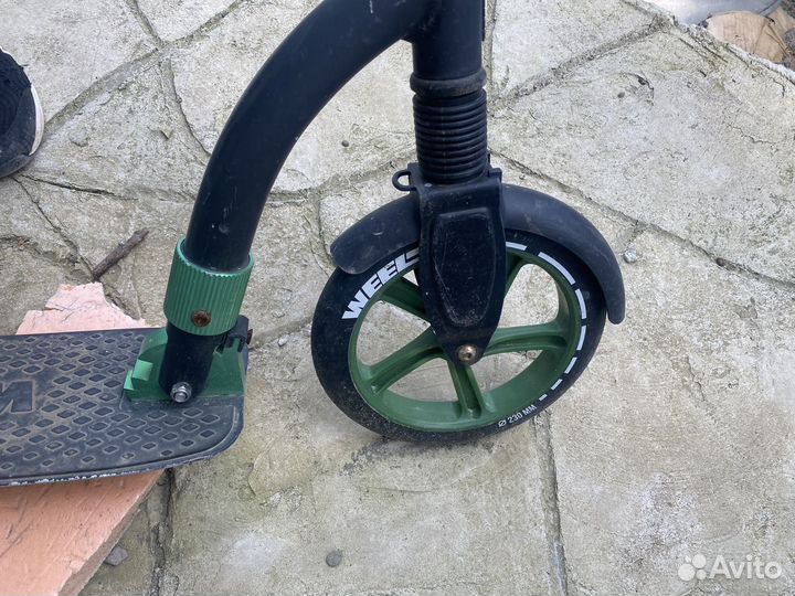 Самокат weelz rock 230 green