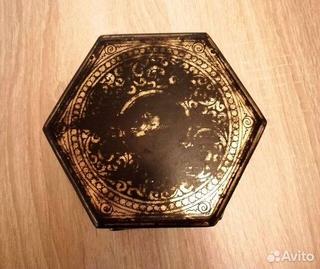 Старинная коробочка