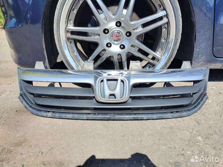 Решетка радиатора Honda stream rn6