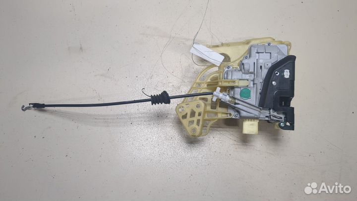 Замок двери Volkswagen Tiguan, 2009