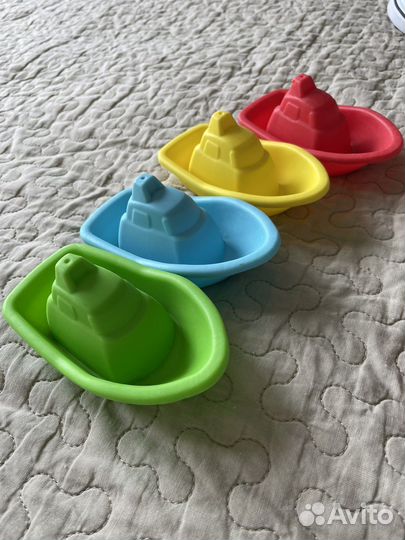 Игрушки для купания в ванной