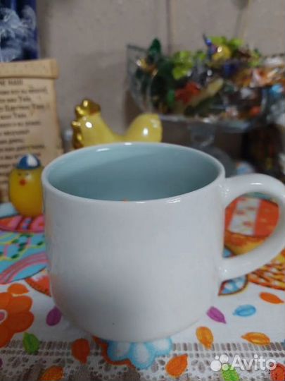 Керамическая кружка с игрушкой внутри