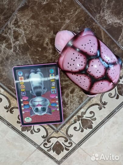 Детский планшет и светильник звёздное небо