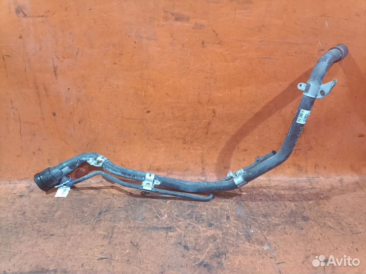 Горловина топл. бака Toyota Noah AZR60G