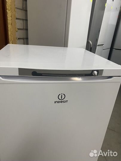 Морозильная камера Indesit (4 ящика )