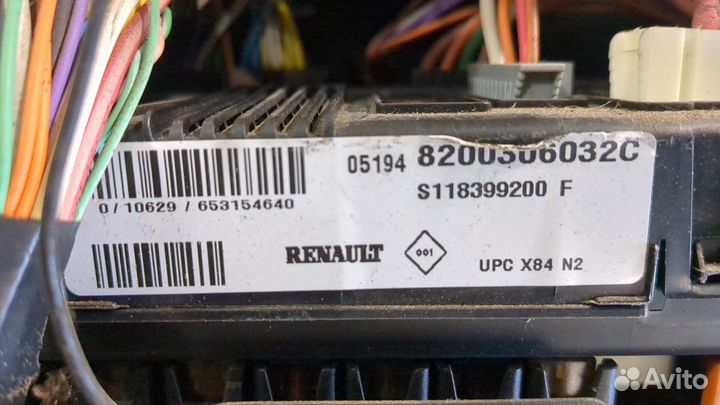Блок предохранителей Renault Scenic, 2005