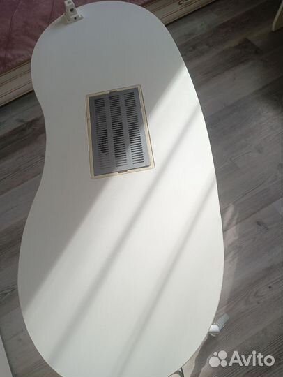 Маникюрный стол с вытяжкой складной