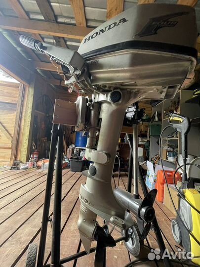 Продам лодочный мотор Honda 5
