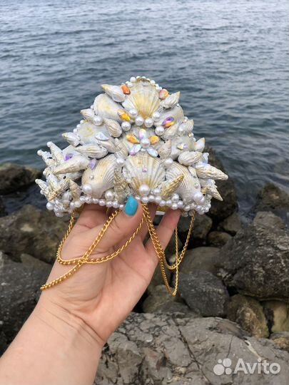 Корона с ракушками