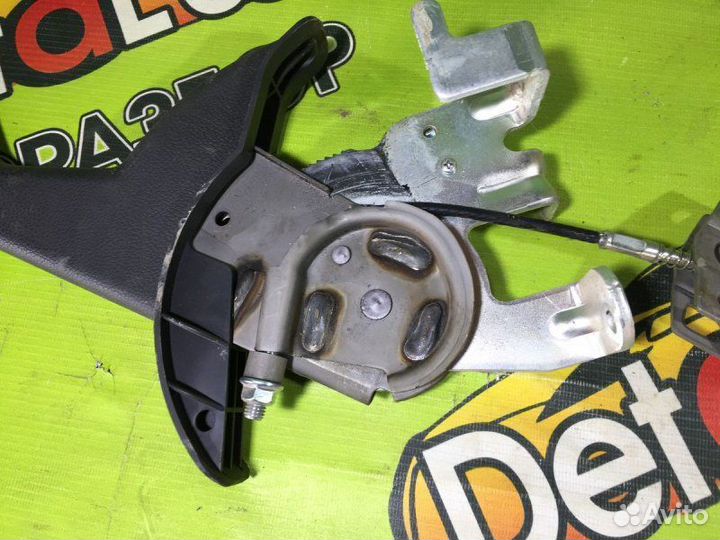 Рычаг стояночного тормоза Kia Rio 3