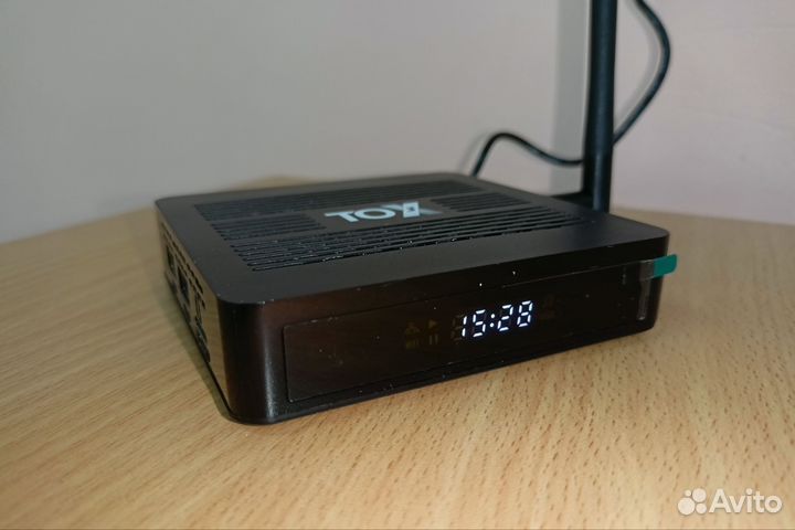 Продам TV приставку TOX3 Android