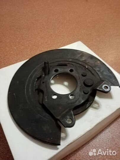 Кожух тормозного диска 4800A060