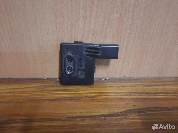 Датчик открытия двери передний правый Renault