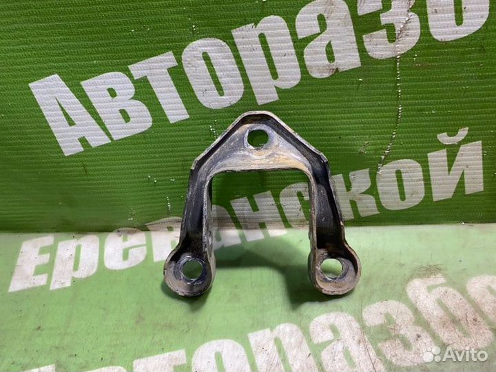 Крепление балки подвески заднее Opel Astra Gtc H