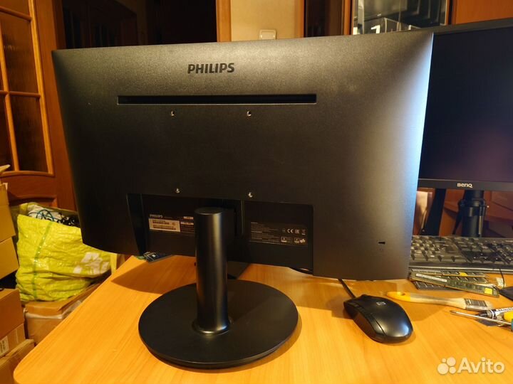 Монитор Philips 220V8 22Дюйма