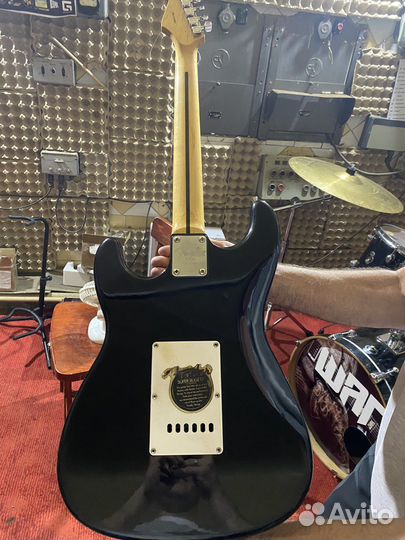 Реплика Fender Stratocaster