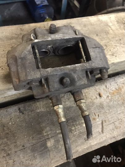 Суппорт левый москвич 412-2140 комби пирожок