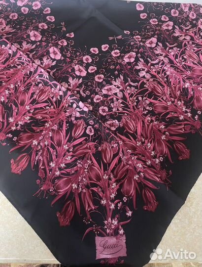 Итальянский платок gucci