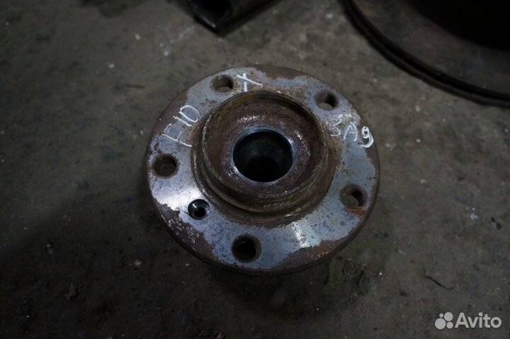 BMW F10 IX задняя ступица