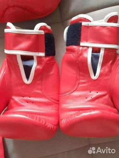 Перчатки и шлем для мальчика