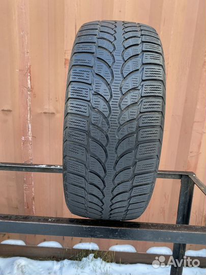 Bridgestone Blizzak LM-32 235/50 R18