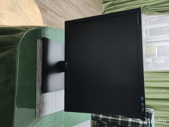 Монитор LG