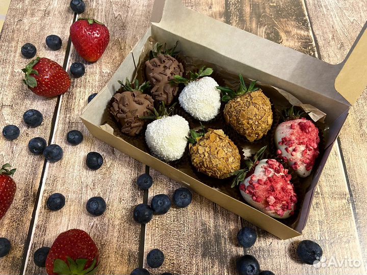 Сладкий набор из клубники в шоколаде