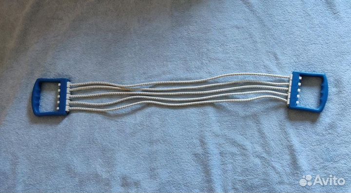 Ласты. Коньки. Гантели. Мяч. Щитки. Обруч