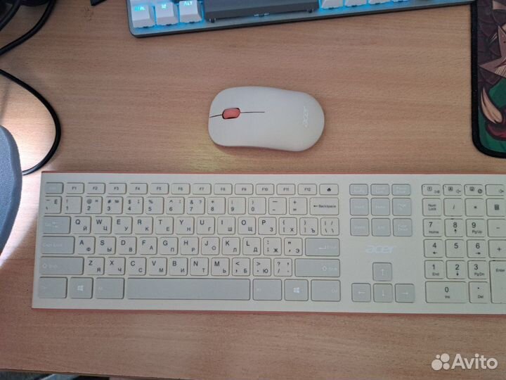 Беспроводная клавиатура и мышь