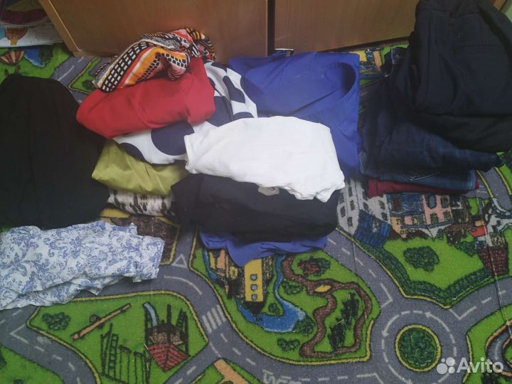 Два больших пакета фирменной одежды 42 -44